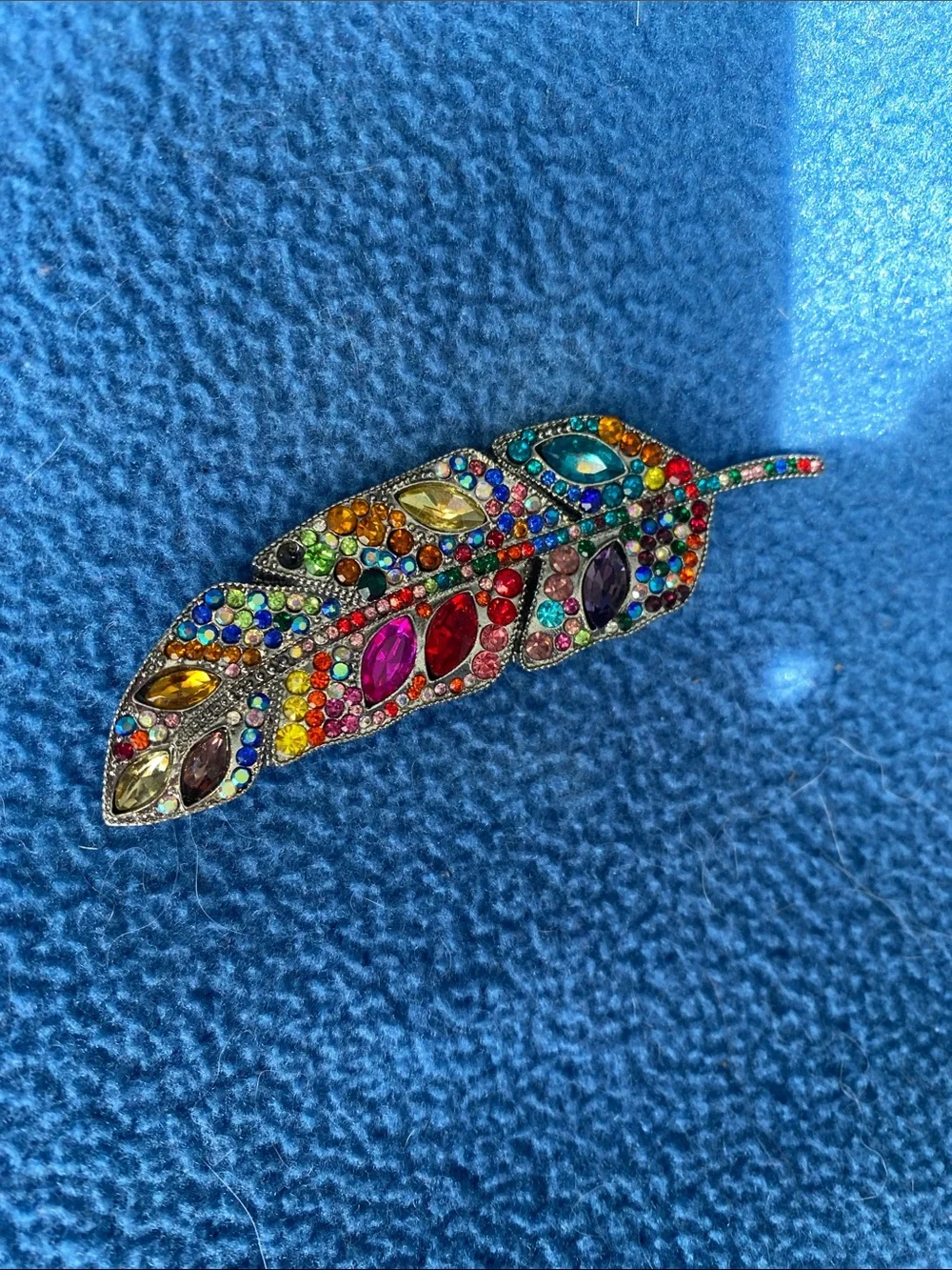 N/A sparkling brooch